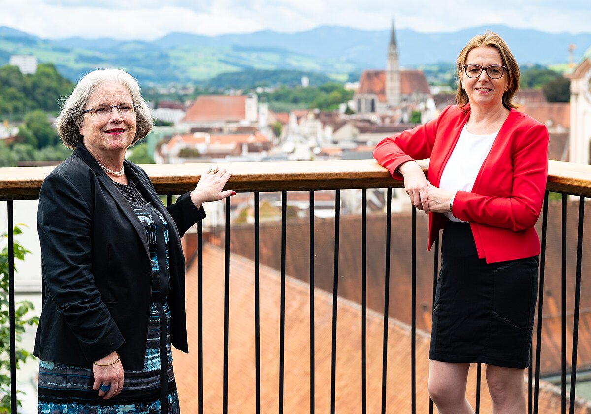 Övp Steyr „dm Filiale Am Stadtplatz Muss Erhalten Bleiben“ OÖvp Bezirk Steyr Stadt 7241